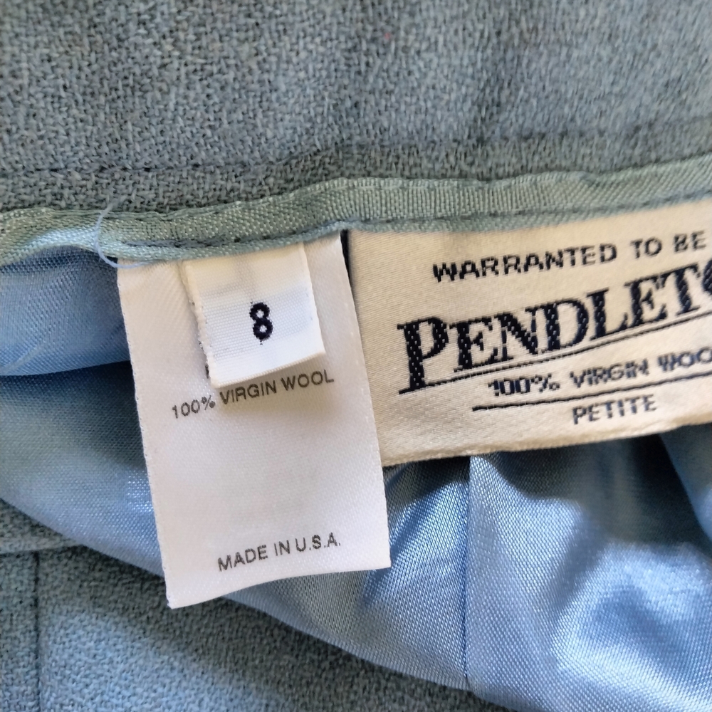 Pendleton Ladies Suit. - Picture 4 of 5